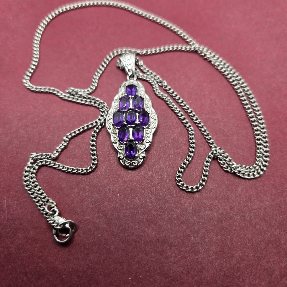 Elegant Silver and Purple Pendant Necklace